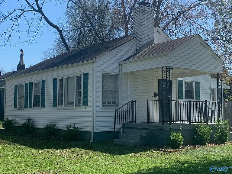 315 Thornton Ave SW — Photo 1