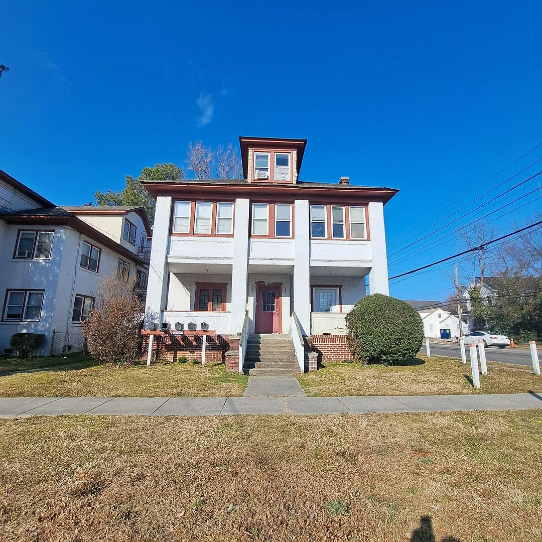 Building Photo - 1822 Saint Denis Ave