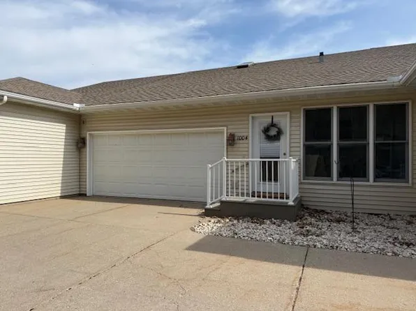 1004 W Lake Blvd, Winona, MN 55987