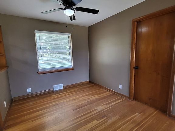 4th image of 101 S Sherry Ave