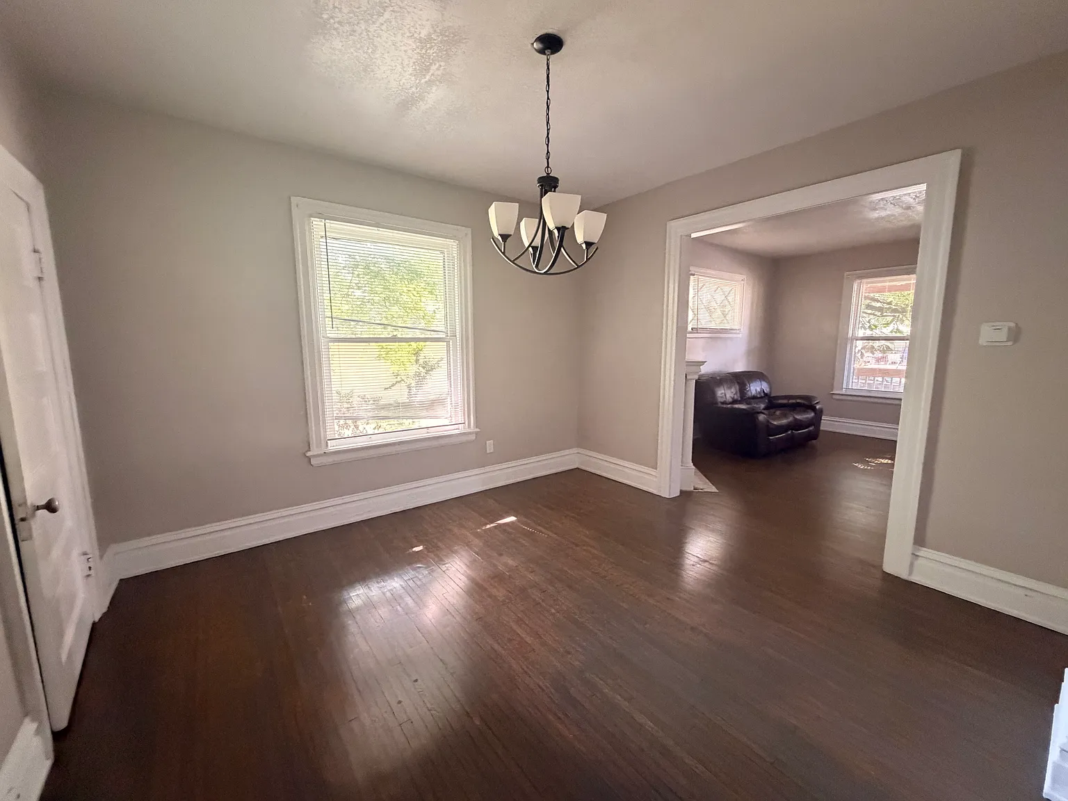 3 bed, 1.5 bath, 1384 sqft, $1,350 — Photo 3