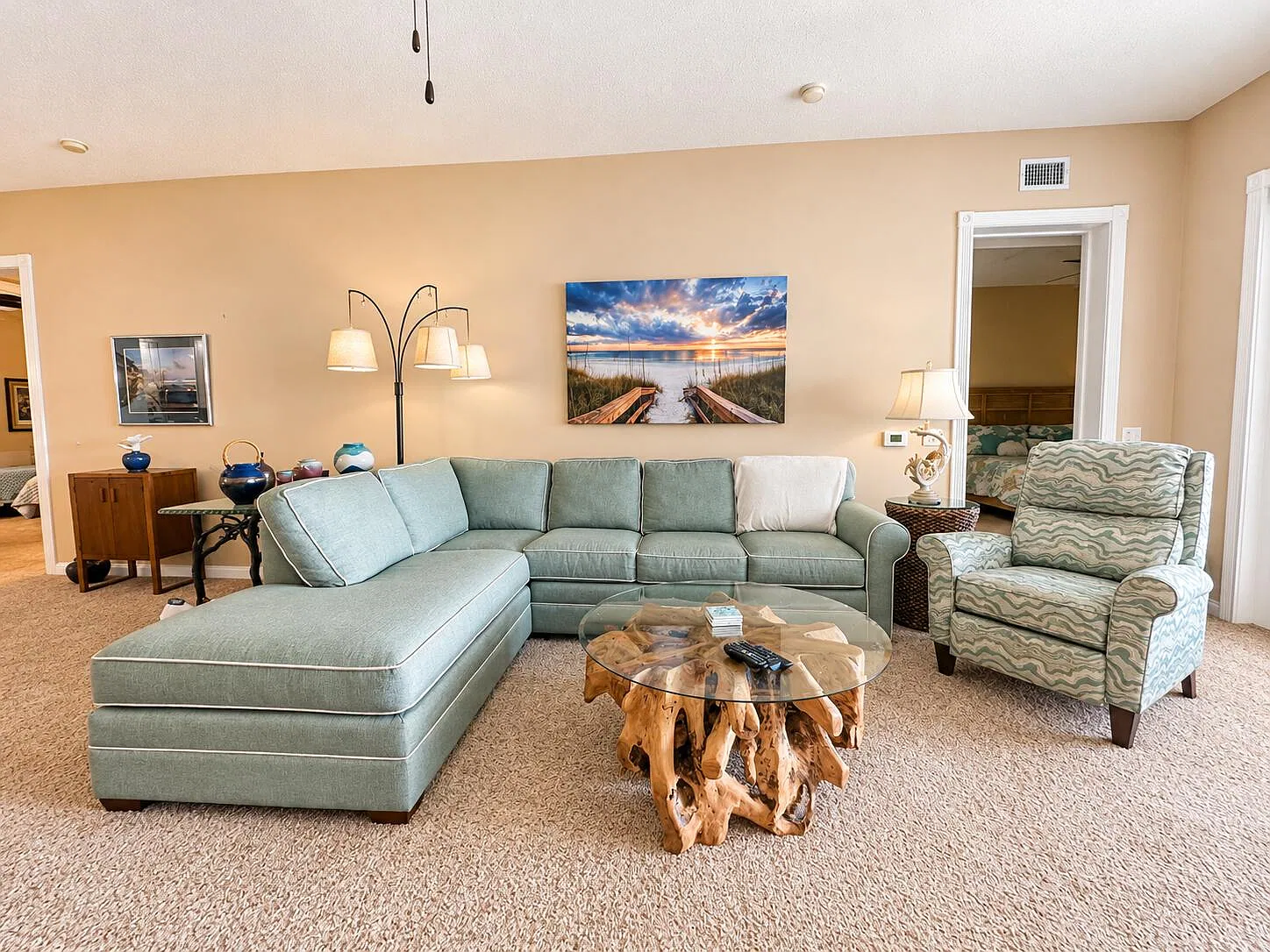 2 bed, 2.0 bath, 1989 sqft, $4,500 — Photo 3