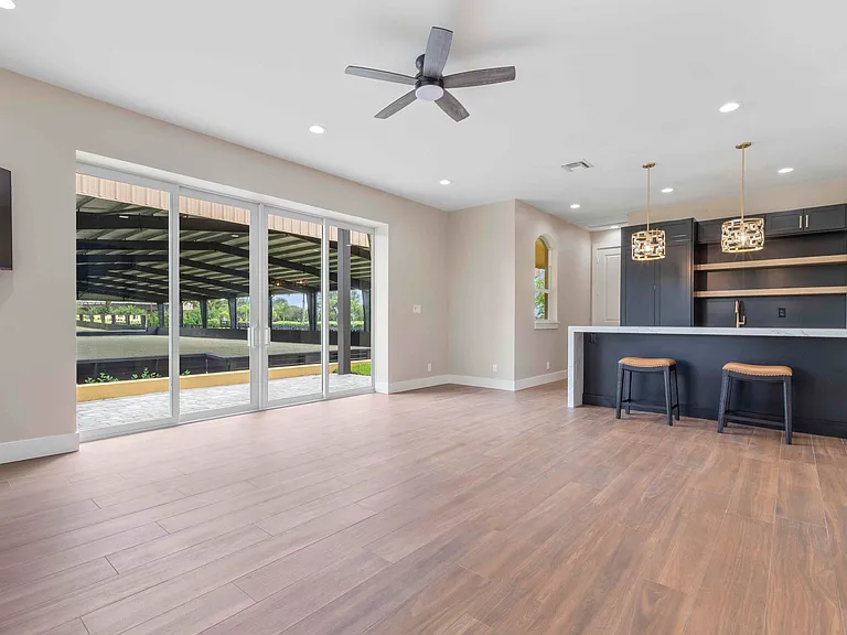 4985 Stables Way — Photo 10