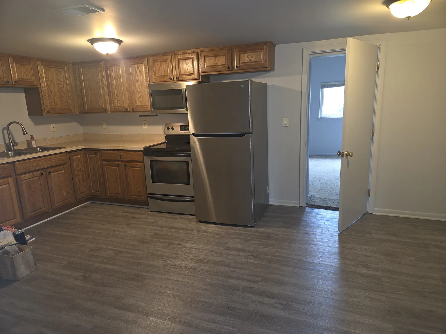 3 bed, 1400 sqft, $1,300 — Photo 2