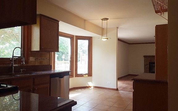 5th image of 609 Knollwood Dr