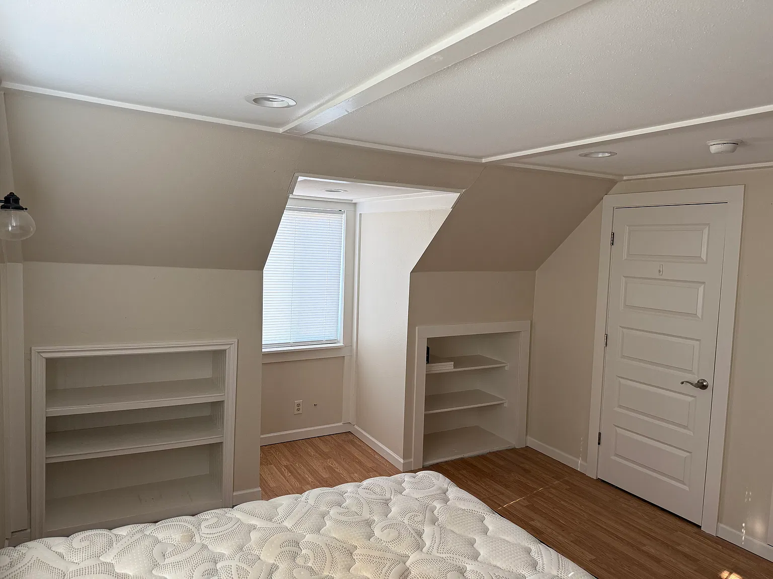 4 bed, 1726 sqft, $800 — Photo 3
