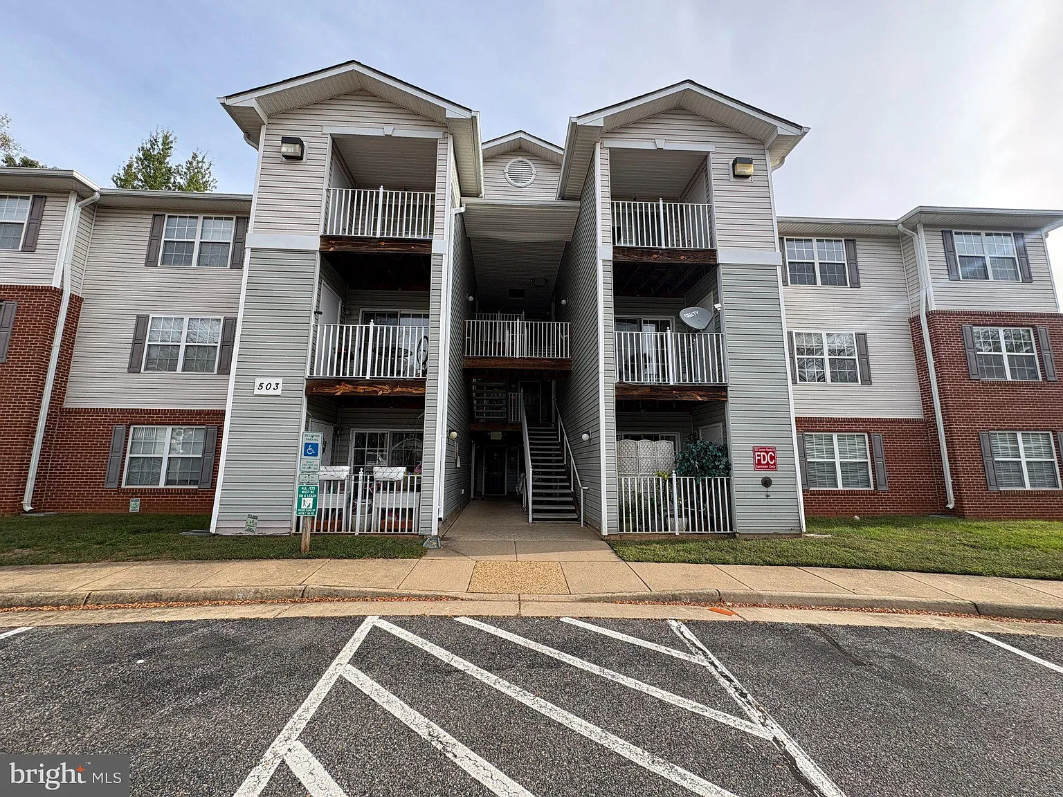 503 Garrison Woods Dr — Photo 1