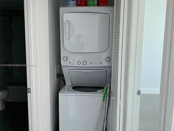 5th image of 951 Brickell Ave APT 2908