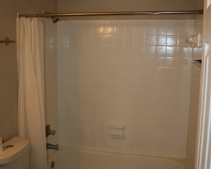 2308 Sylvan Ct — Photo 10