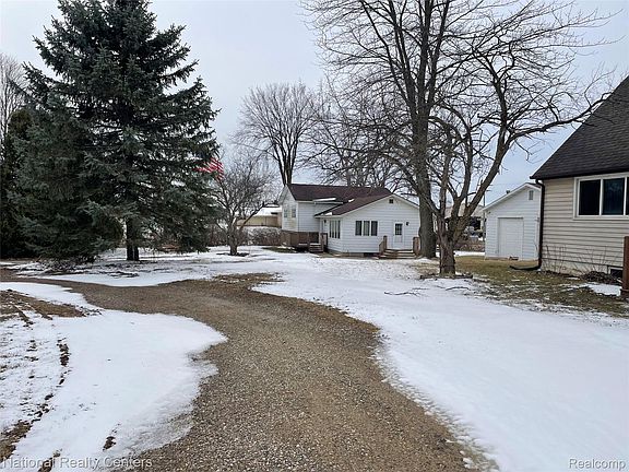 4th image of 2380 S Van Dyke Rd