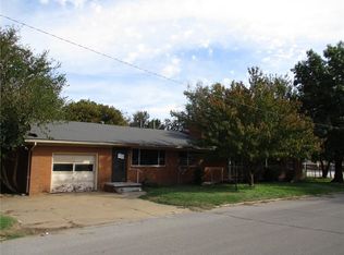 301 S Prouty Ave, Watonga, OK 73772