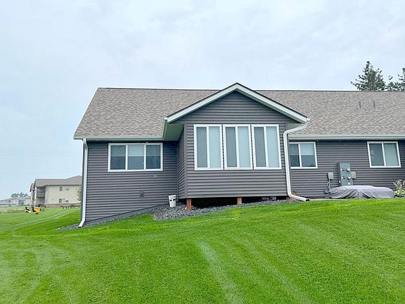 3rd image of 303 Camelot Lane