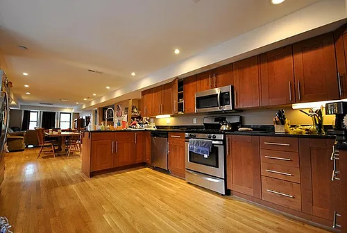 29 Woodstock Ave #2 Photo 1