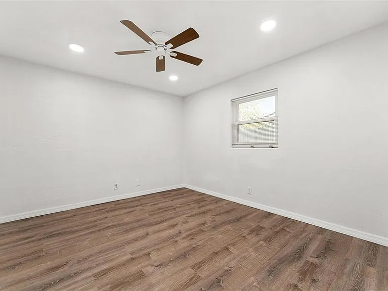 2203 Nottingham Rd — Photo 12