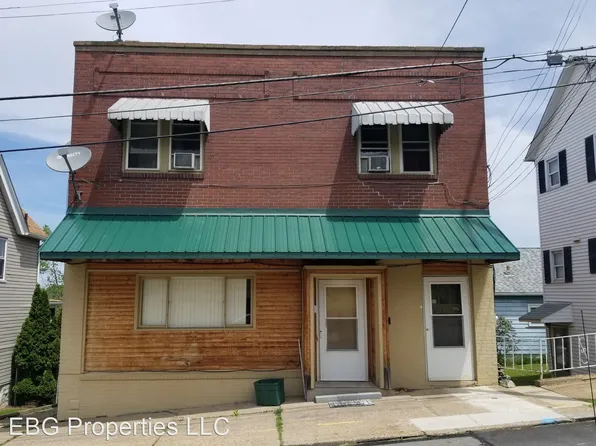 502 Lowell St, Vandergrift, PA 15690