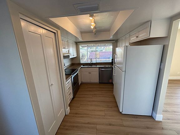 3rd image of 8601 E Orange Blossom Ln