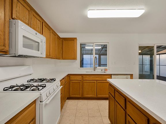 5th image of 2342 N Juleston Dr
