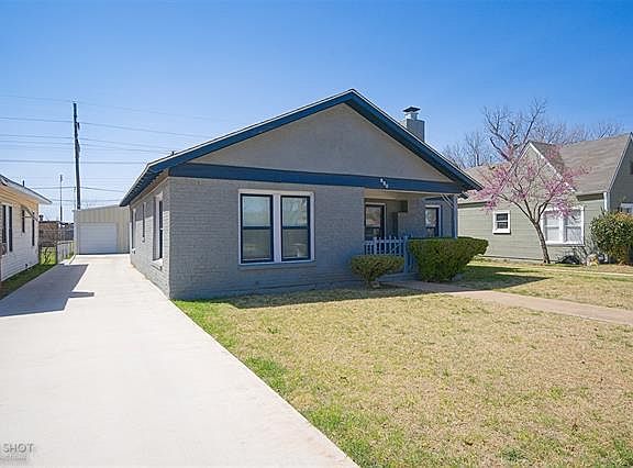 3rd image of 880 Ross Ave
