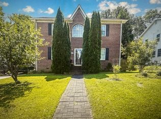 6803 Gouthier Rd, Falls Church, VA 22042