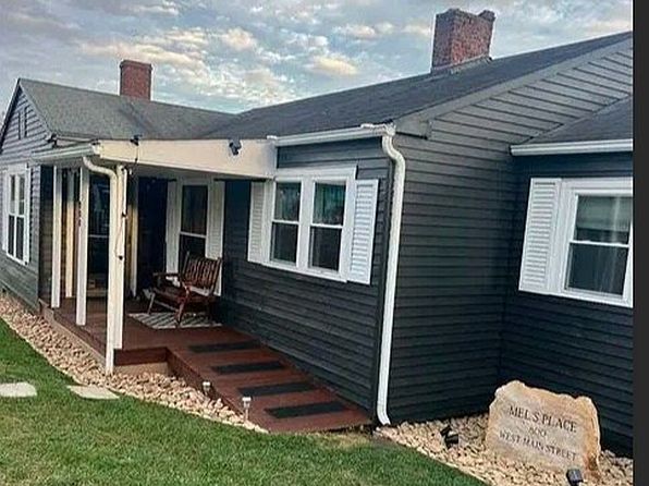 800 Clintwood Main St