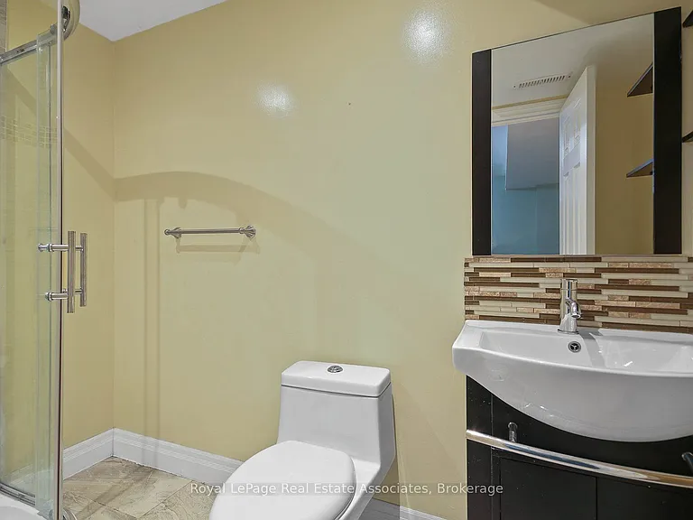 16 Sergio Marchi St #LOWER — Photo 27