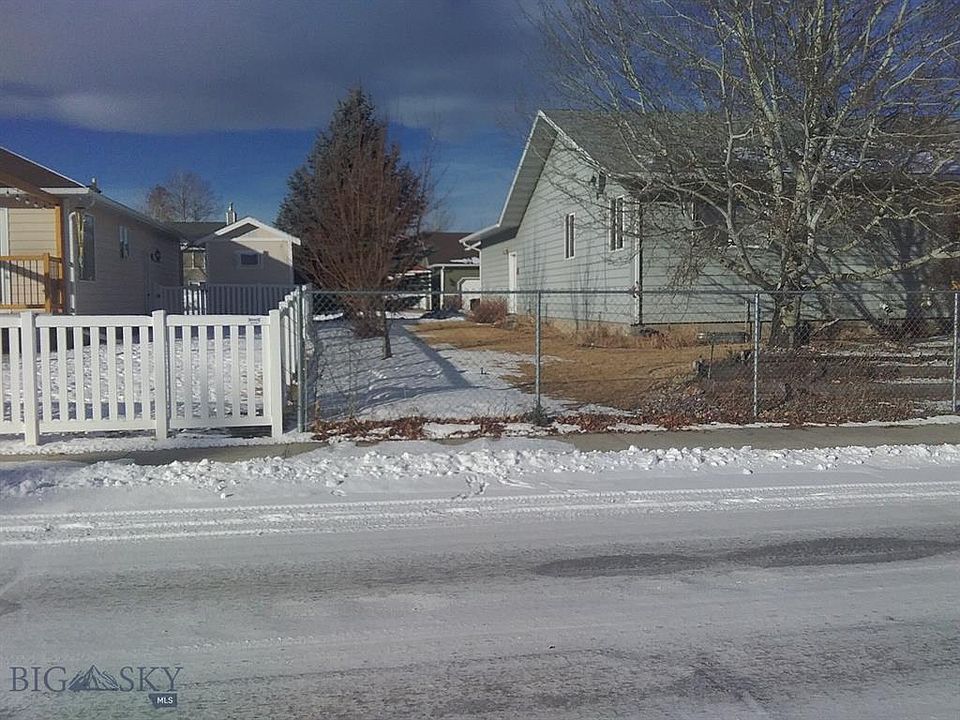 2nd image of 3002 Green Cir
