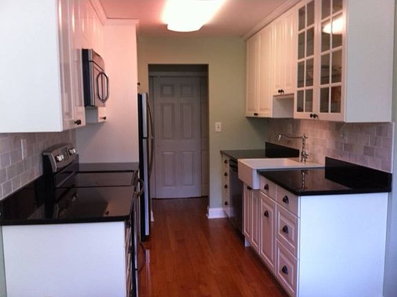 4th image of 20-4 Foxwood Dr
