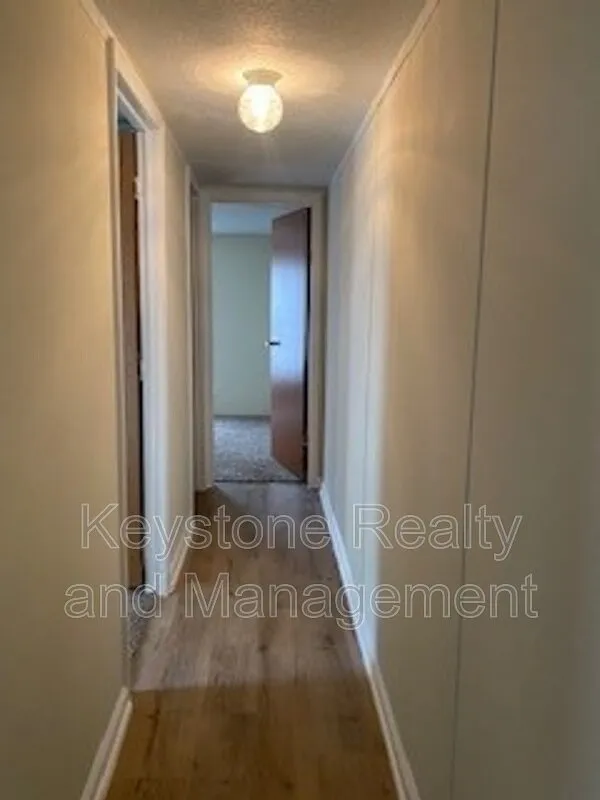 3 bed, 2.0 bath, 1280 sqft, $850 — Photo 4