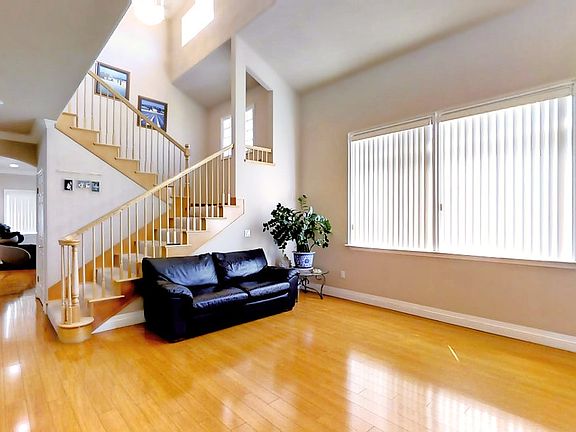 4th image of 504 N McPherrin Ave