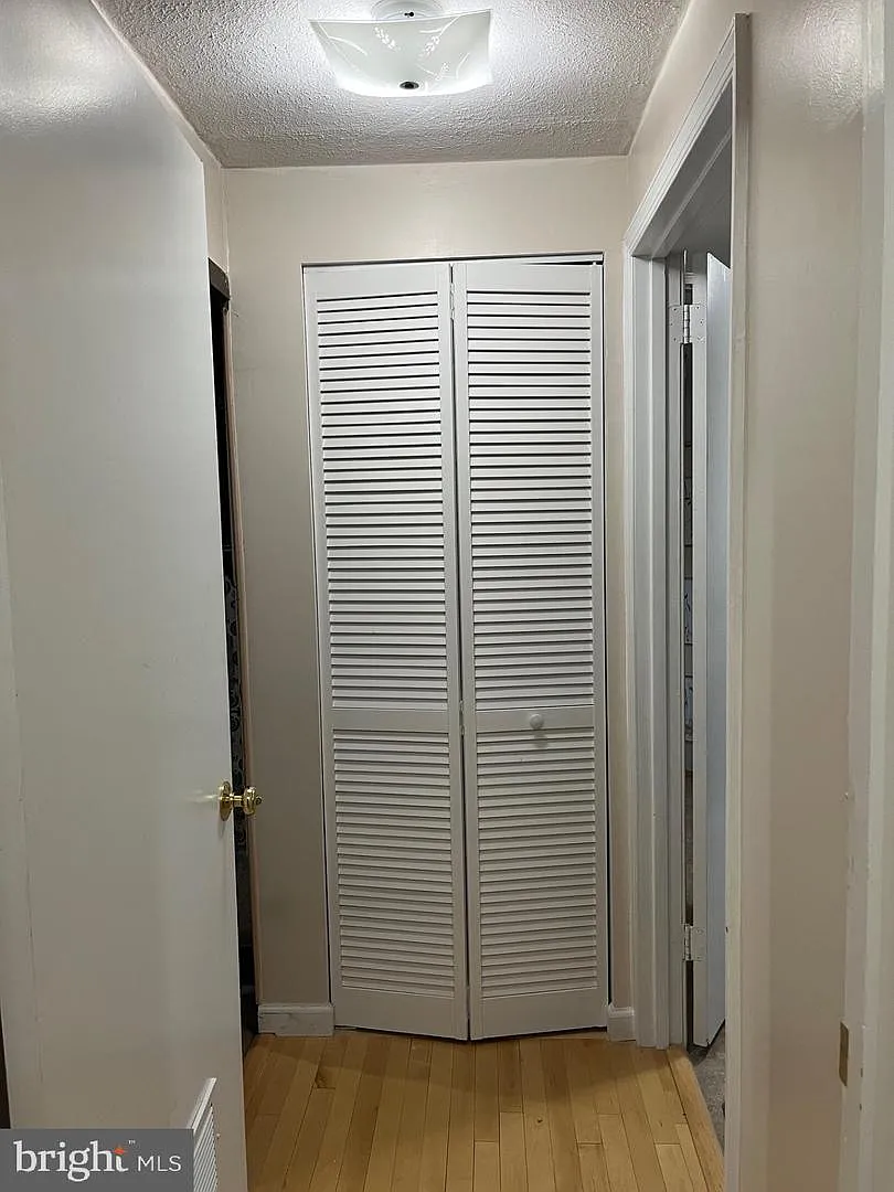 1 bed, 1.0 bath, 1224 sqft, $1,450 — Photo 3