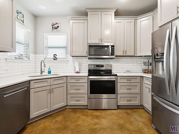 4th image of 27859 Margaret Dr