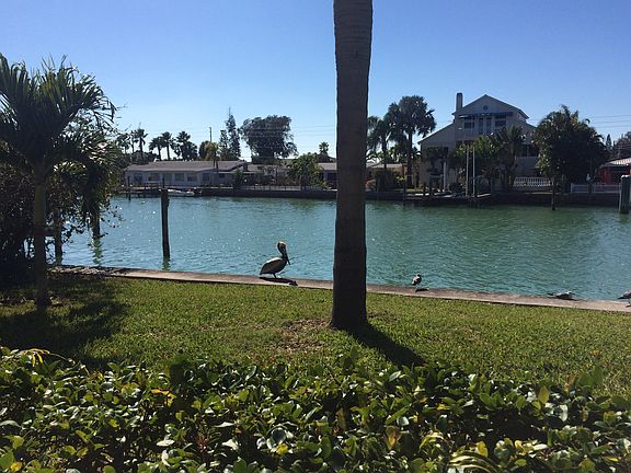 mr pelicans breakfast