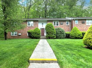 1123 Waterbury Rd APT 2B, Cheshire, CT 06410