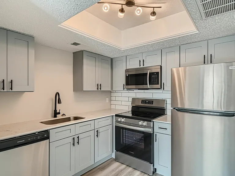 Rise Spring Pointe — Photo 11