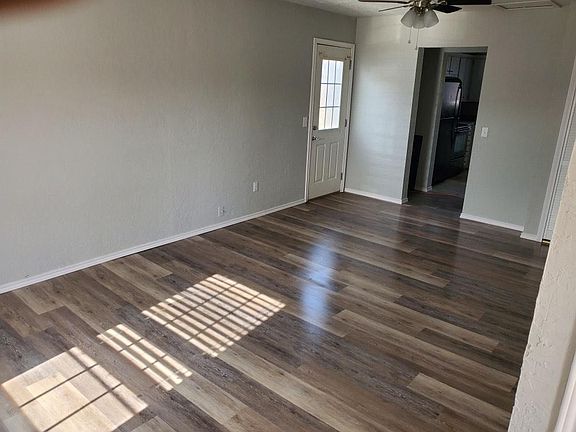 5th image of 402 Casa Bella Ave
