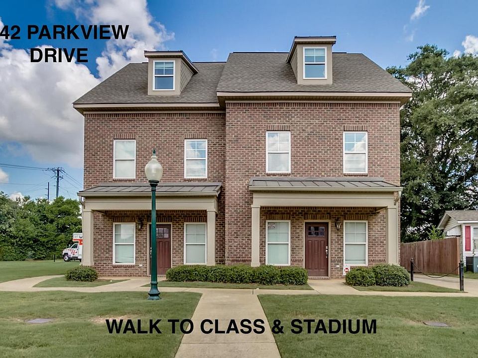 1st image of 942 Parkview Dr #A