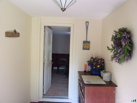 2nd image of 134 East Road