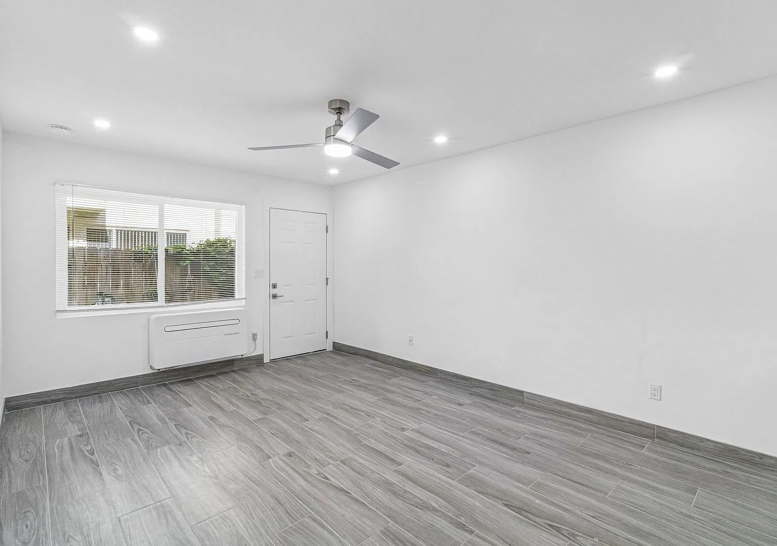 4840 Del Monte Avenue — Photo 4