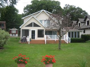 55929 Inn D Inn Dr, Dowagiac, MI 49047