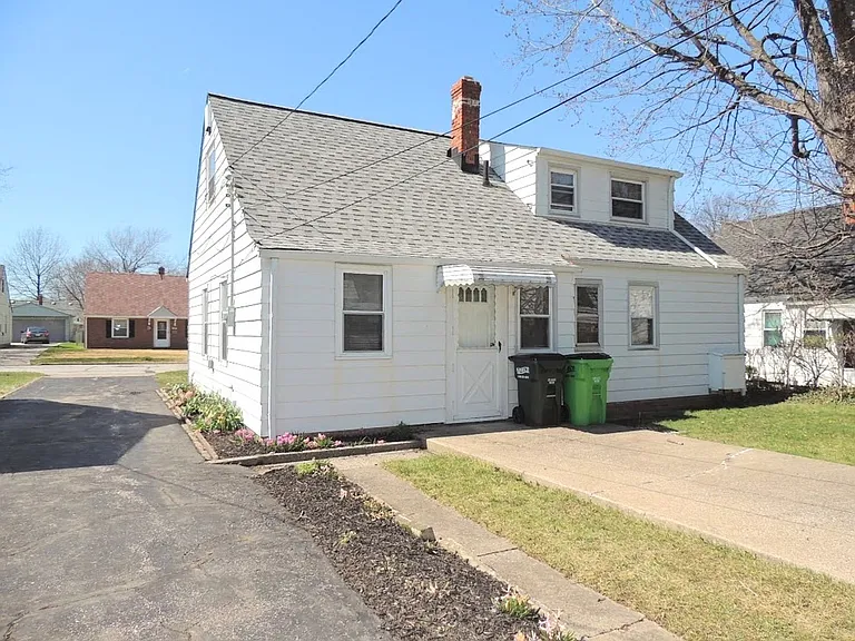 23220 Gay St — Photo 8