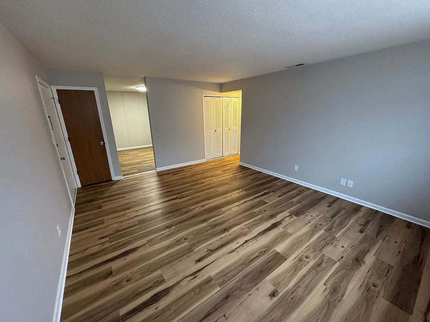 Apple Orchard Apartments — Photo 1