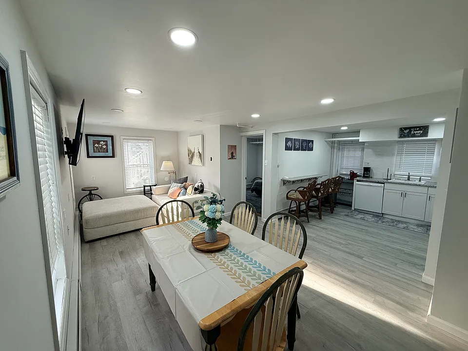 8 N Nashville Ave #1