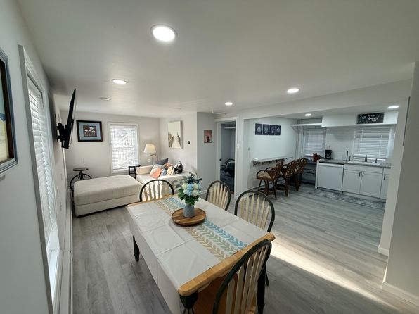 8 N Nashville Ave Floor 1