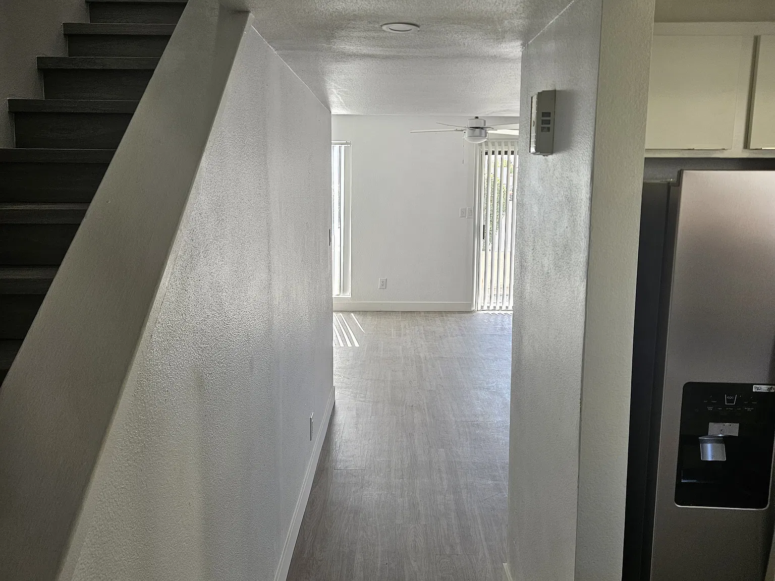 935 N Granite Reef Rd — Photo 2