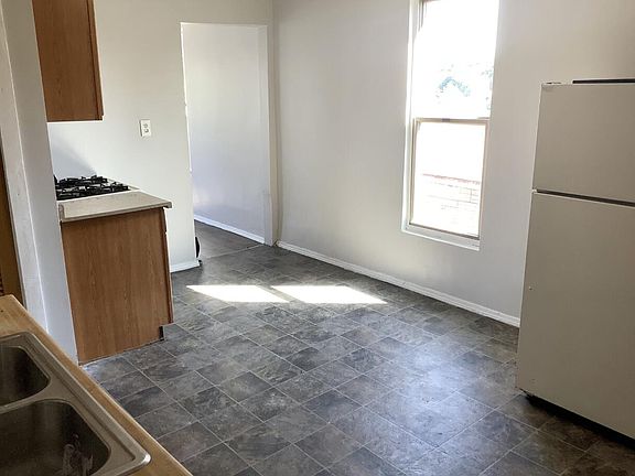 3rd image of 3726 Alder St