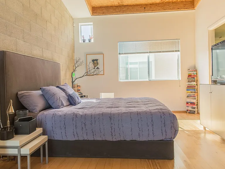 717 N Highland Ave #9 — Photo 21