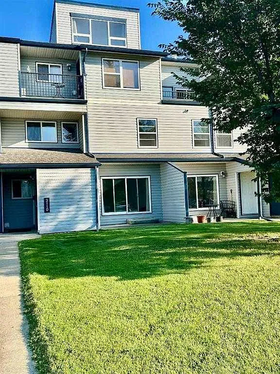 2 bed, 1.0 bath, 948 sqft, $1,800 — Photo 1