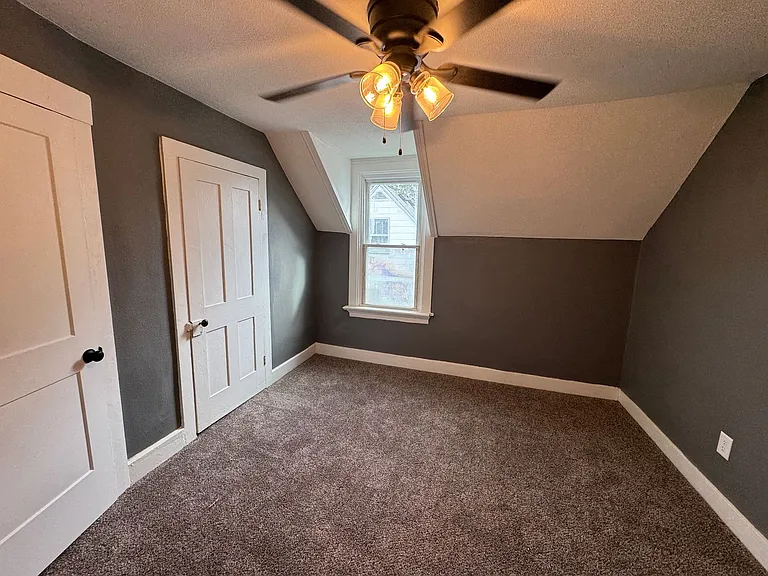 411 N Aldrich St — Photo 4