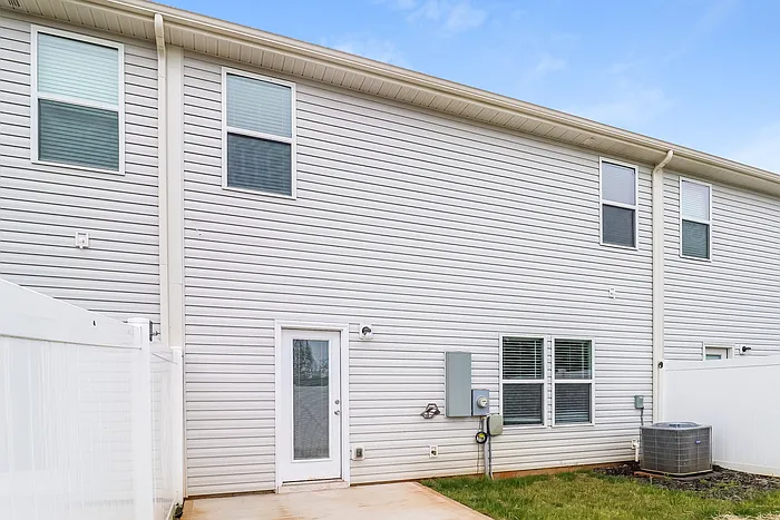 432 Tayberry Ln — Photo 16