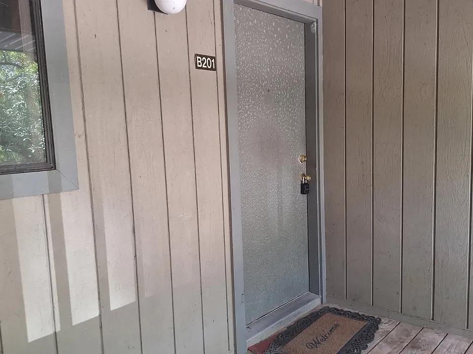 77 SE 16th Ave #B201